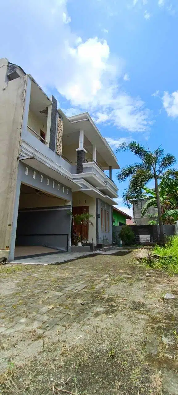 Rumah cantik dalam cluster area maguwoharjo Jogja dekat adi sucipto