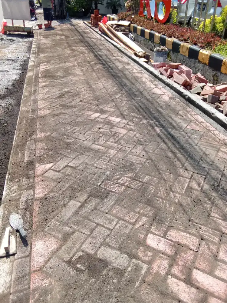 Spesialis pemasangan paving