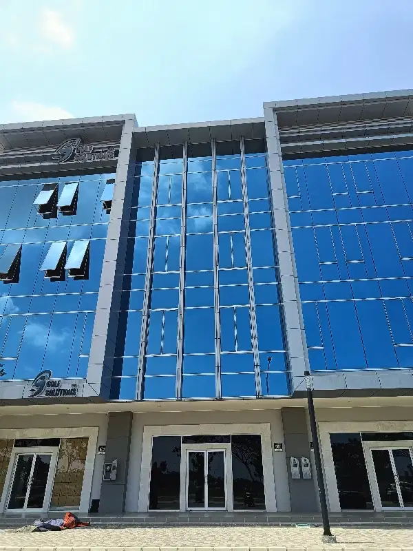 Dijual SOHO Manhattan 4 Lantai di Pantai Indah Kapuk 2