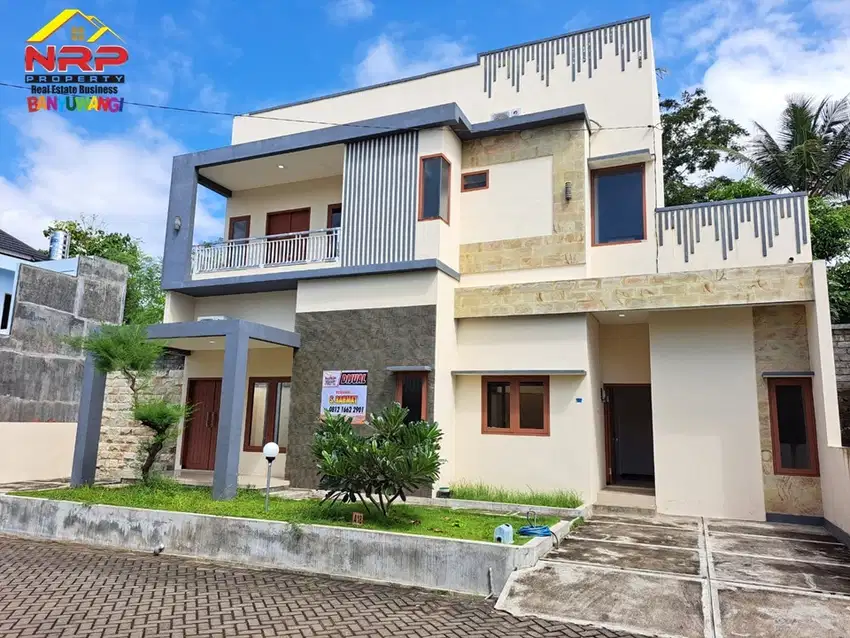 Dijual Rumah Exclusive 2 Lantai di Kawasan Perumahan Elit Klatak - Bwi