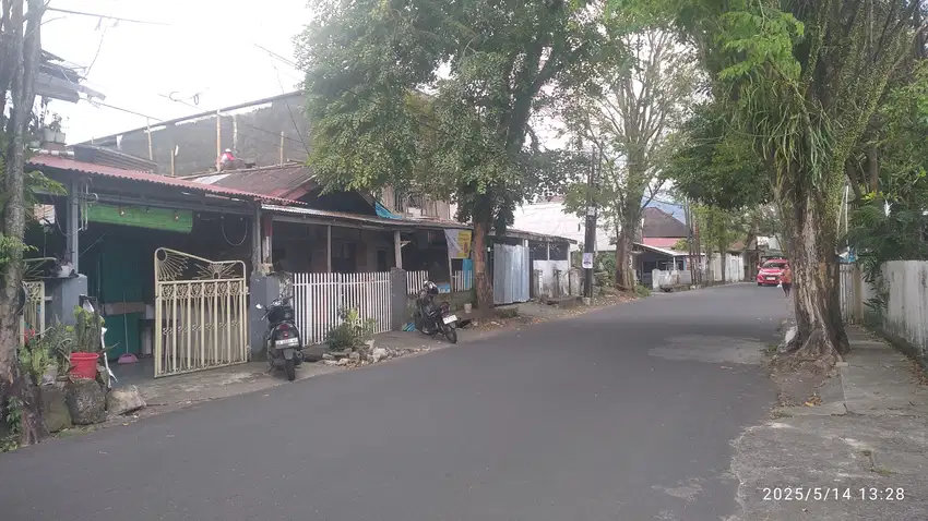 Dijual rumah di Jln Kembang dekat dgn pertigaan Indomaret Jl Bethesda