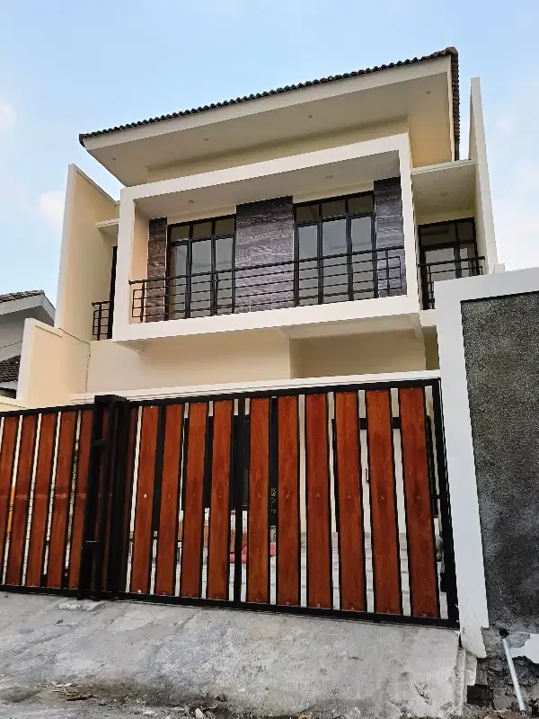 Rumah Wonorejo Selatan Dekat Medayu Utara Megah Mewah Kolam Renang