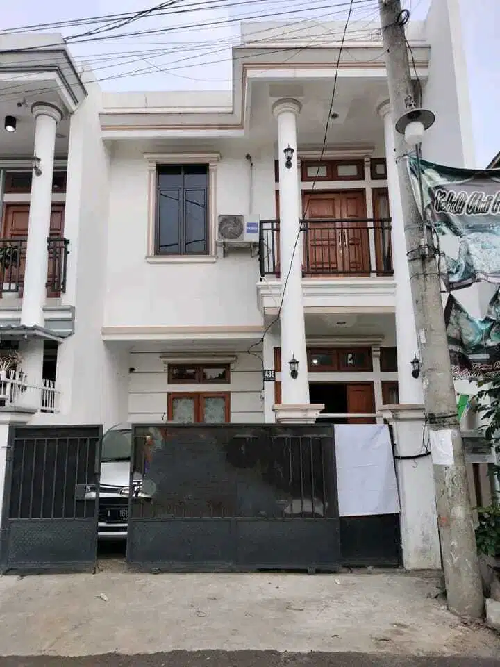 Dijual cepat rumah lokasi strategis di Mustikajaya Bekasi