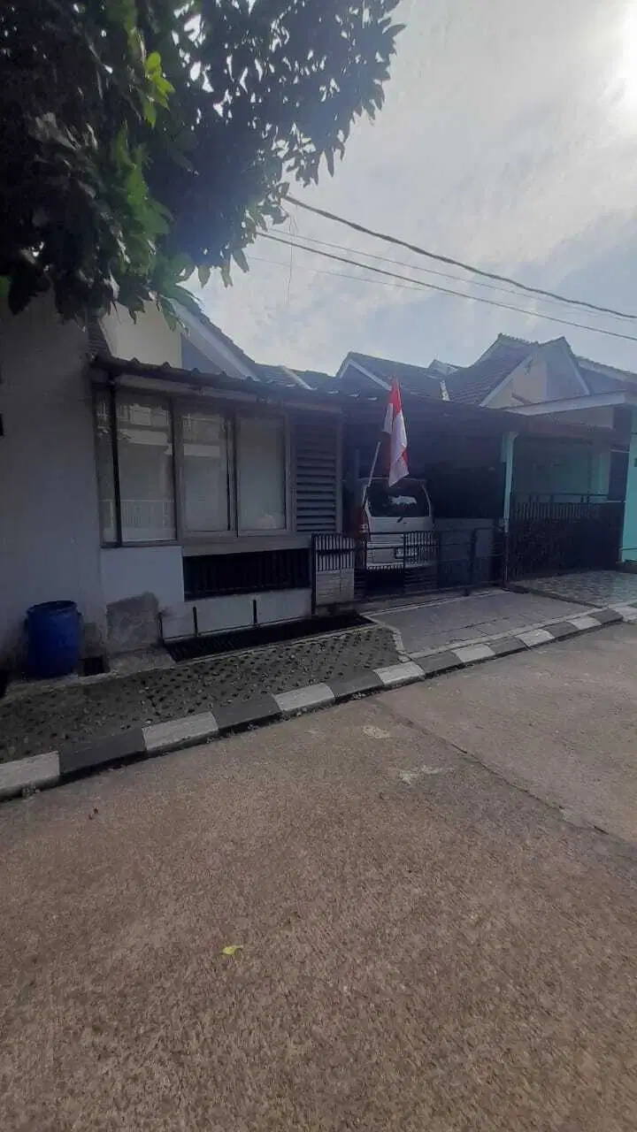 Dijual Cepat Rumah Bagus SHM Semi Furnished di Vila Dago Pamulang