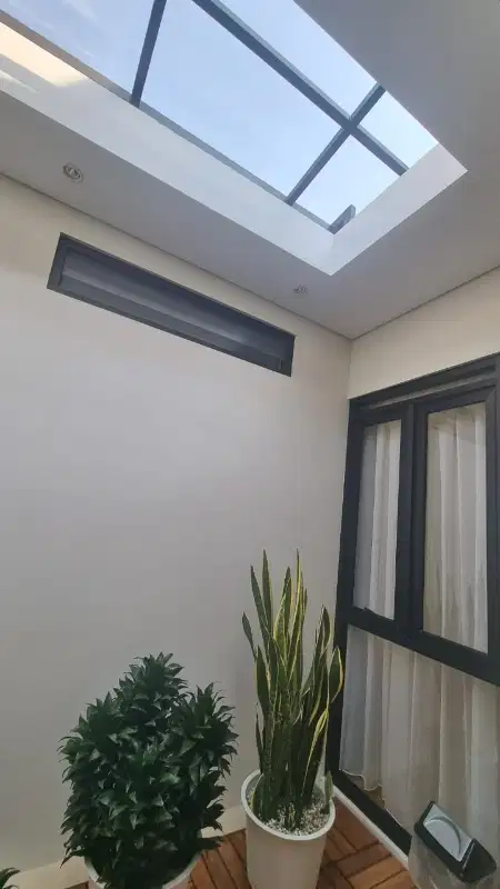 Dijual rumah apik full furnished di Lokacitra