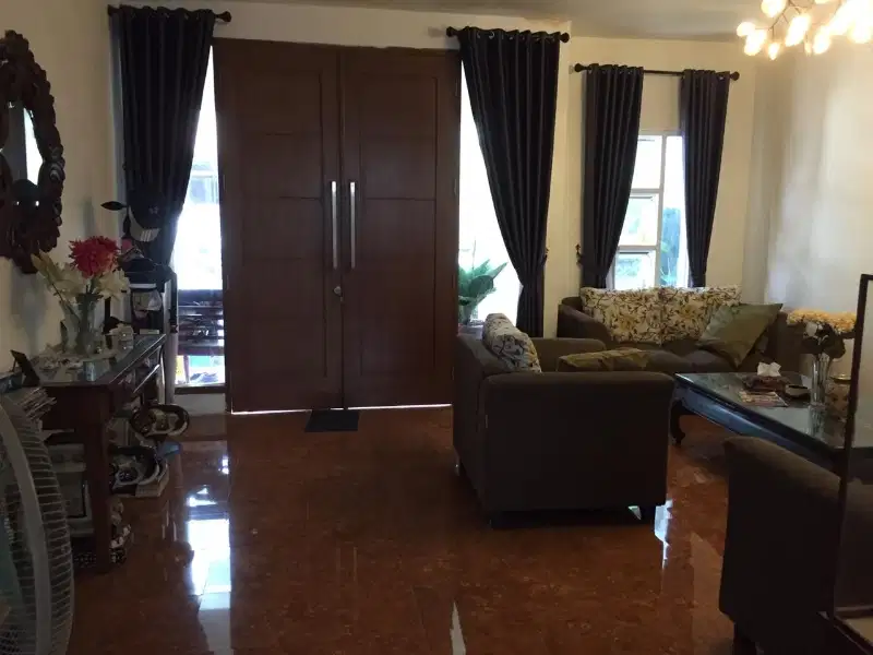 RUMAH di RAFFLES HILLS, RAPIH, SIAP HUNI