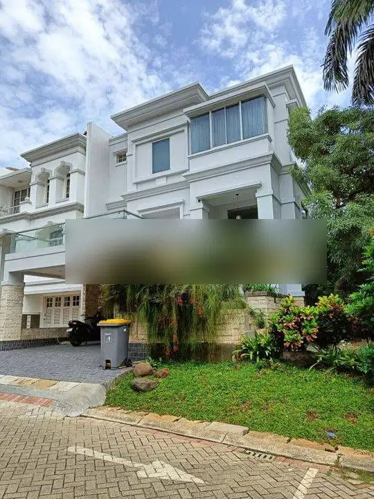 Rumah Pantai Indah Kapuk 3 Lantai SHM Utara