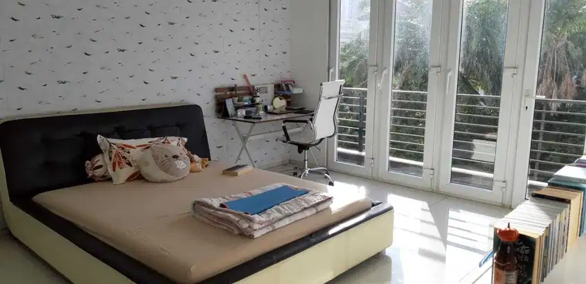 Jual Rumah 3 Lantai di Bukit Gading Mediterania, Kelapa Gading