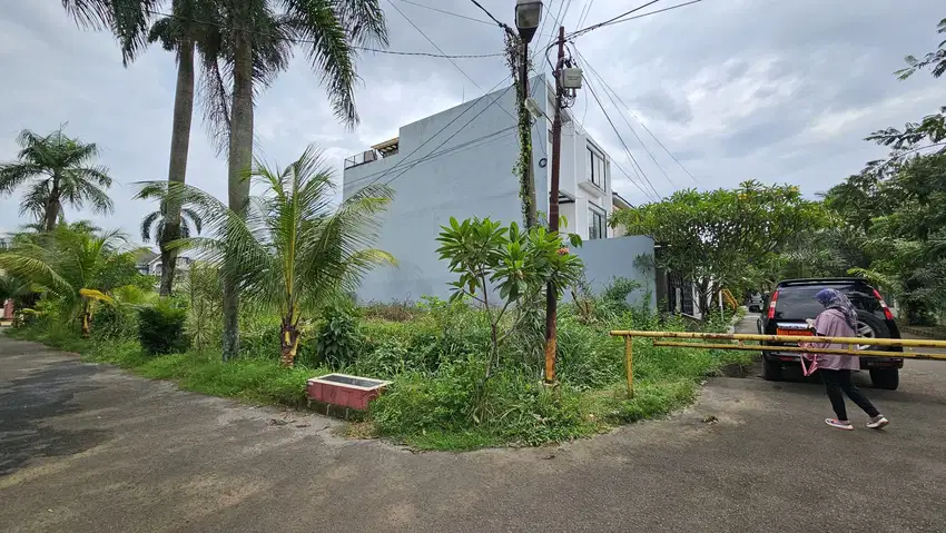 Tanah hoek istimewa depan Club House Marcopolo Bukit Cimanggu City Bog