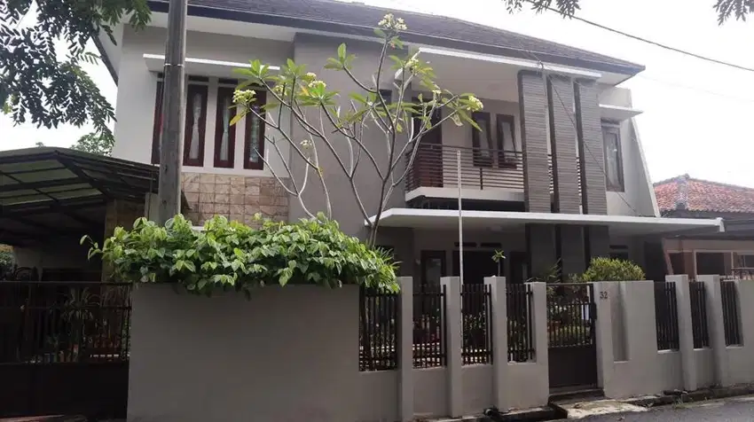 Rumah di Pusat Kota  Buahbatu, Strategis Pusat Kota