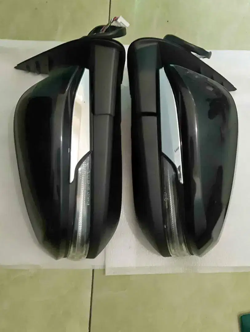 Spion fortuner vrz taun 2016/2022 sepasang original