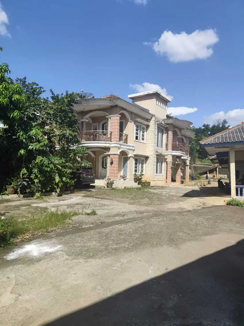 Rumah Villa Tanah Luas di Sawangan Permai Dekat Pintu Tol Desari Depok