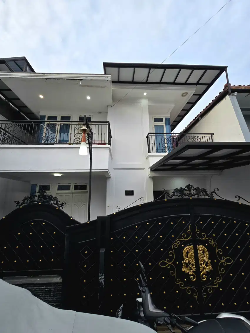 Dijual Rumah Semi Furnished Dalam Cluster One Gate Di Duren Sawit