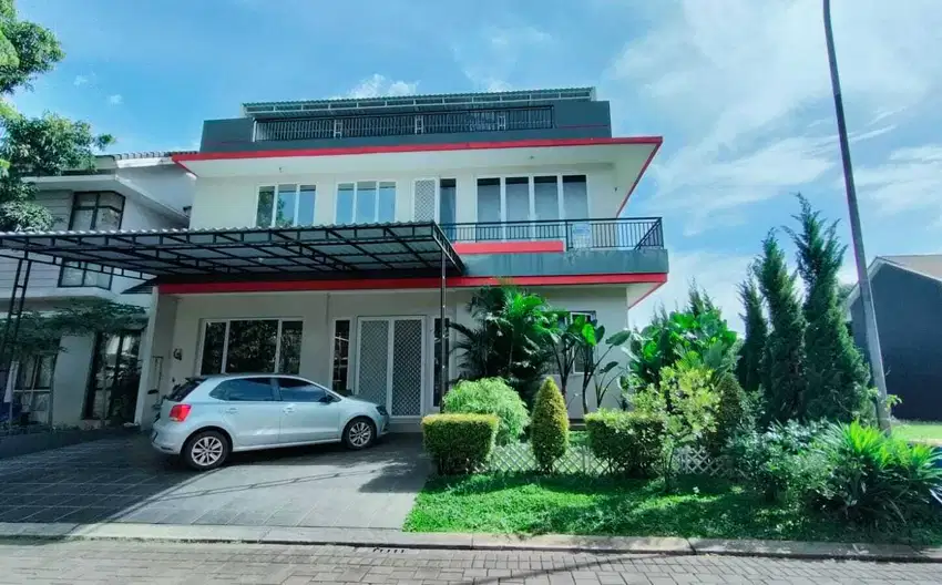 DIJUAL Rumah bangunan mandiri, posisi hook di Foresta BSD