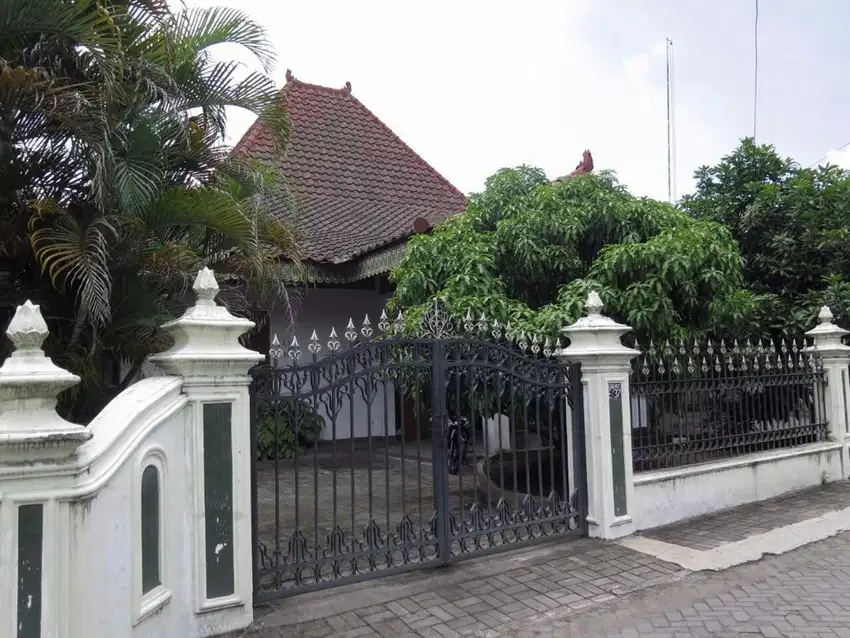 Dijual Joglo Besar di Jl kaliurang km 6,7, Bisa untuk Homestay