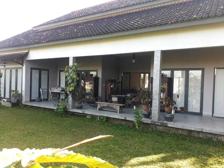 DI JUAL VILLA SEMI FURNISHED SANGAT LUAS DI CANGGU BALI