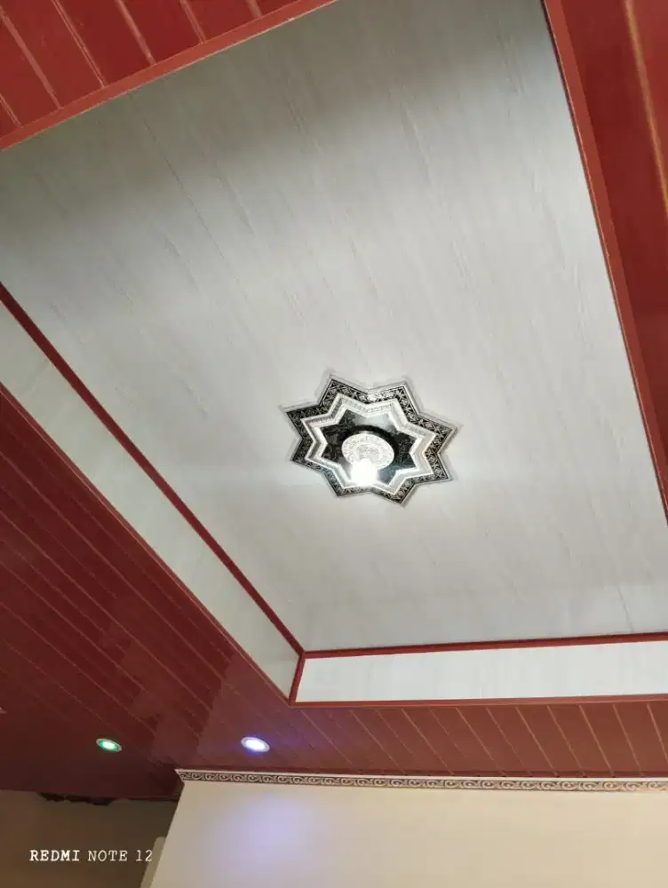 Pemasangan plafon pvc terpasang rapih