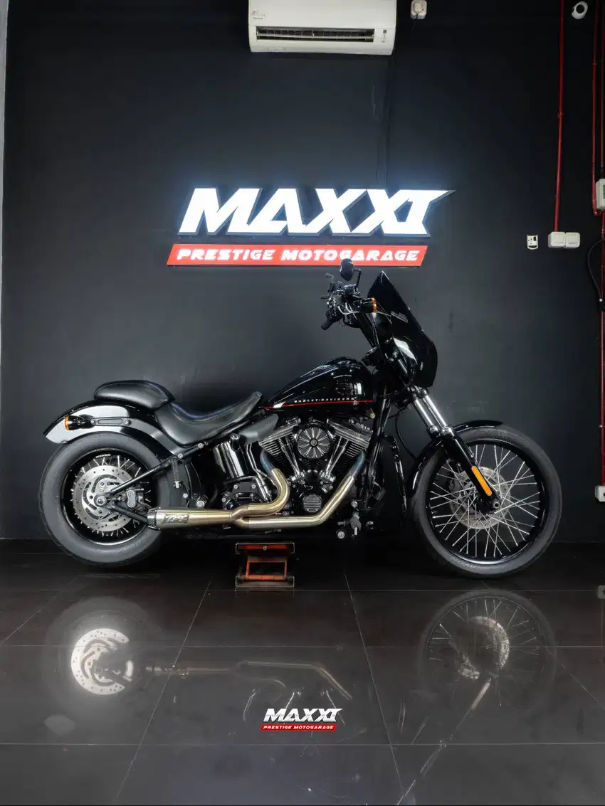 HARLEY DAVIDSON SOFTAIL BLACKLINE  ROADGLIDE  SPORTER