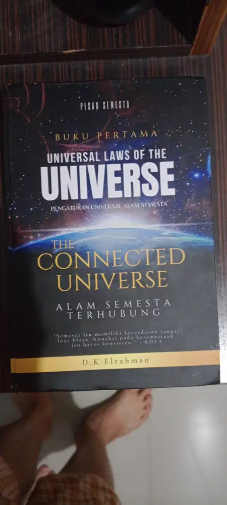 Buku The connected universe DK Elrahman