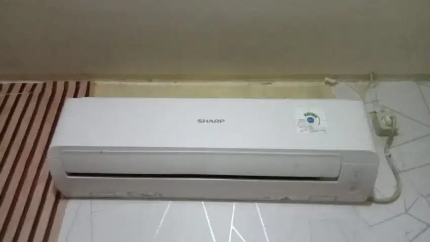 AC Sharp ½ PK Bekas Mulus - Dingin Maksimal