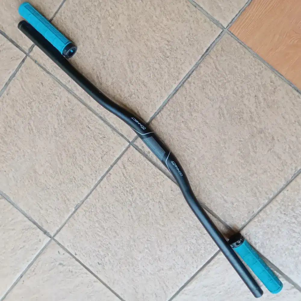 Handlebar Giant Connect dan Handgrip Supacaz Grizzip