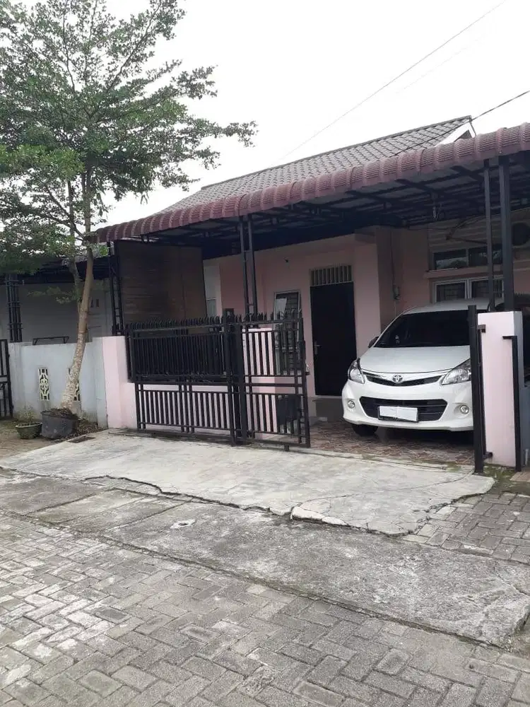 Rumah Strategis..Dijual Cepat karena Pindah Tugas
