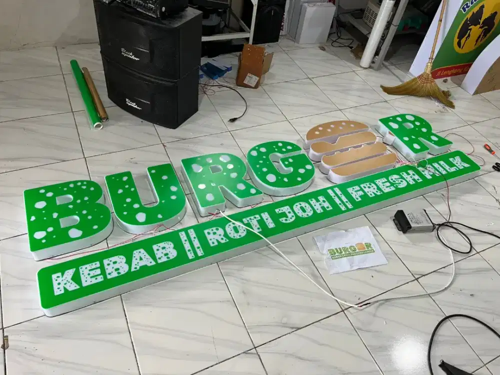 Papan nama neonbox huruf timbul bilbaord reklame