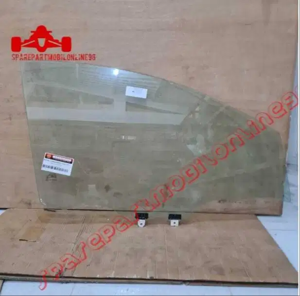 Kaca pintu depan Nissan Grand Livina 2007-2016