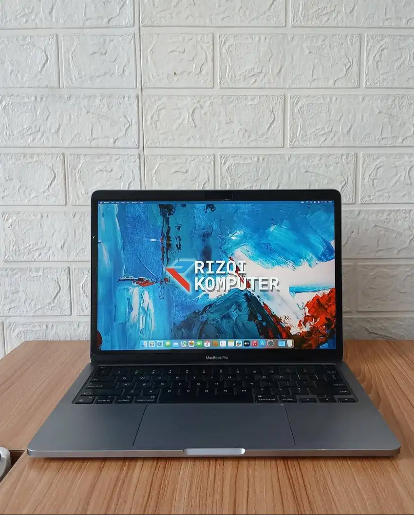 Macbook Pro M1 2020 Touchbar Processor Apple M1 CPU 8 Core Ram 8GB