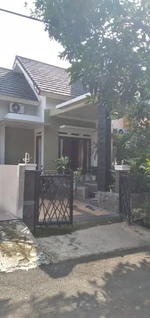DIJUAL RUMAH DIDALAM CLUSTER ONE GATE SISTEM DEPAN RUMAH TAMAN FASUM