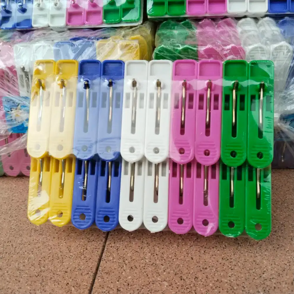 100 Pcs Jepit Jemuran / Penjepit Jemuran Plastik