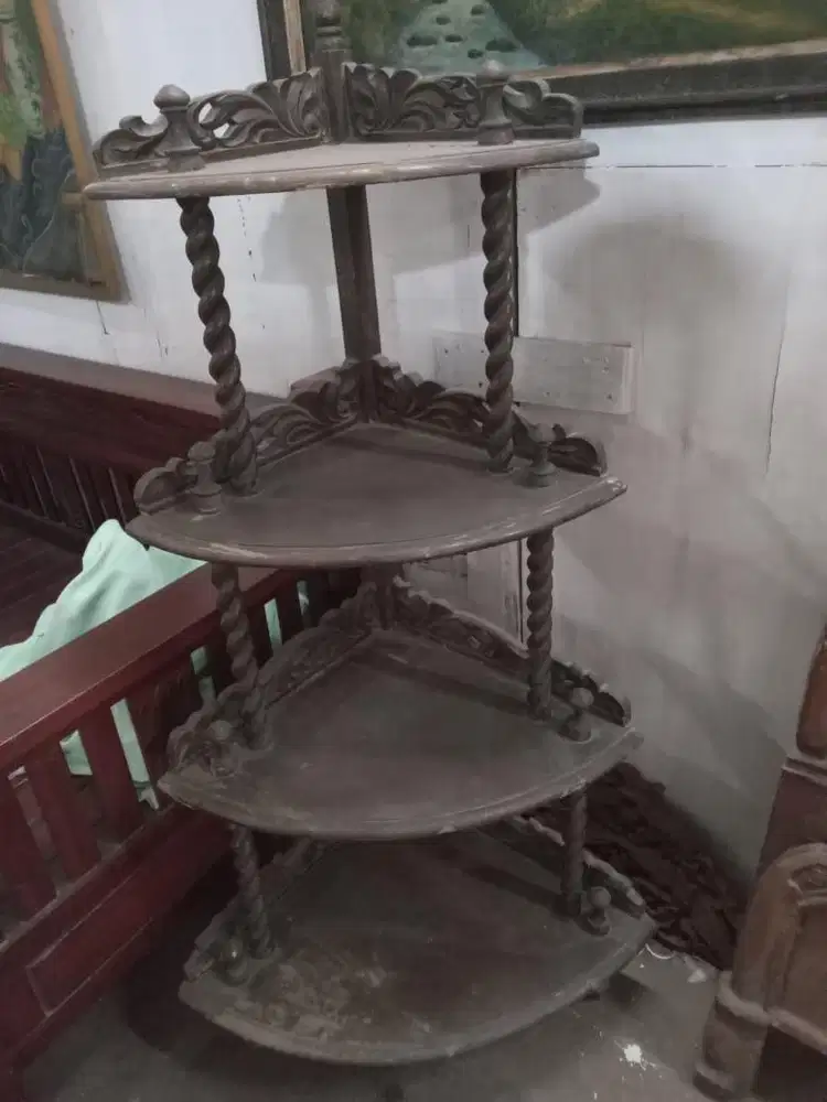 Meja Hias Sudut Ukir Jati