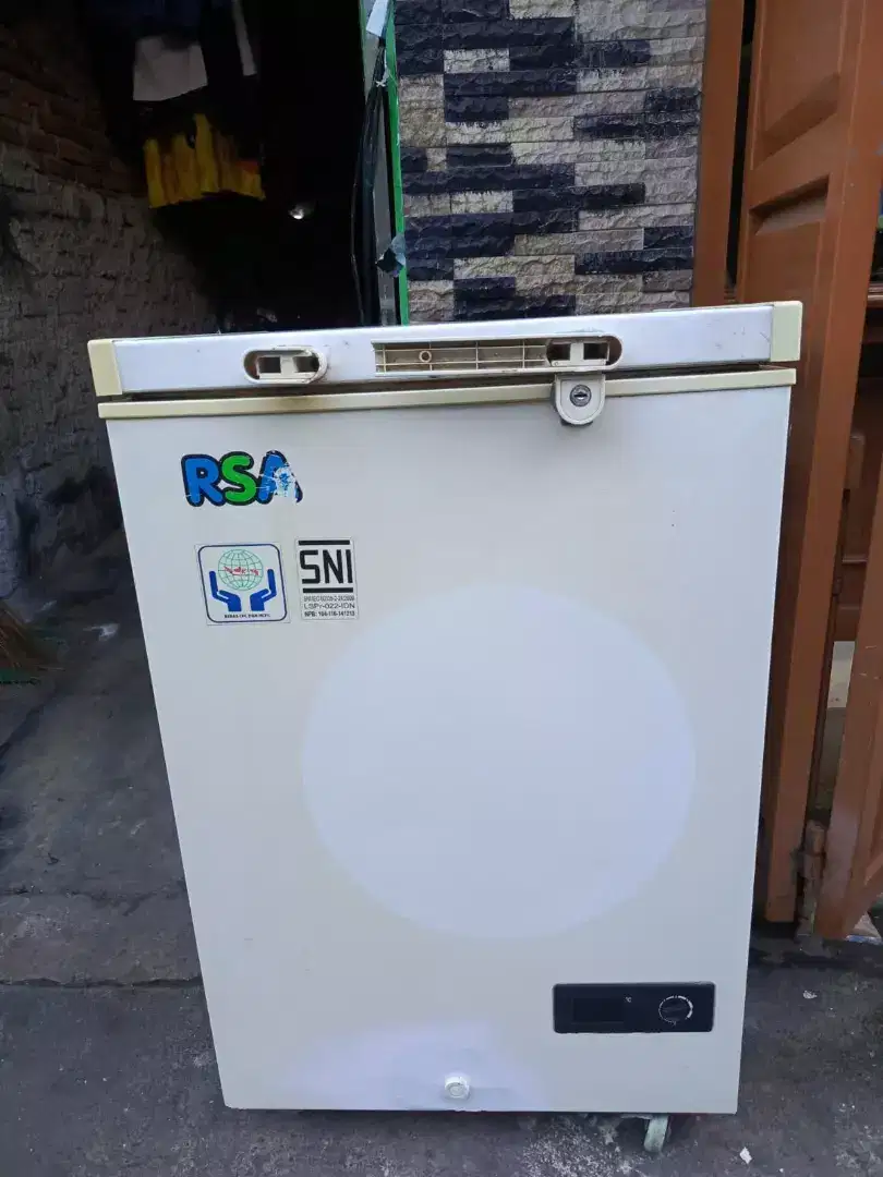 Dijual cepat freezer box