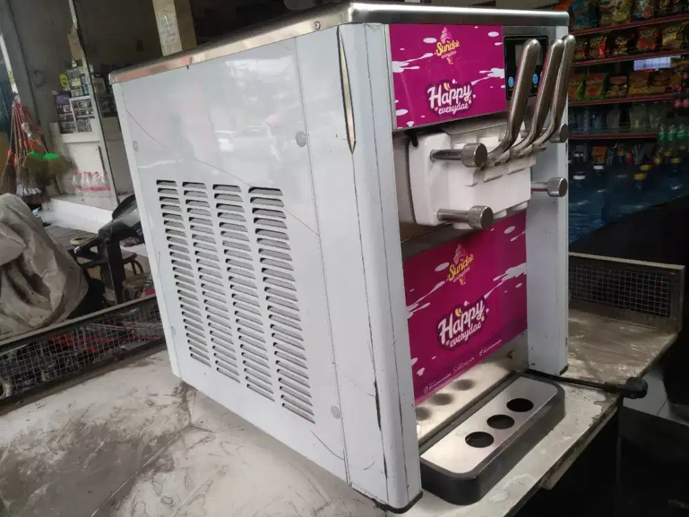 Mesin Soft Ice Cream 3 tuas