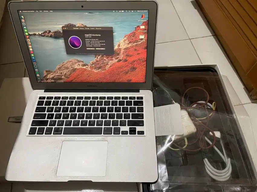 Macbook Air 2017 128 GB Ex Garansi Resmi (IBOX)