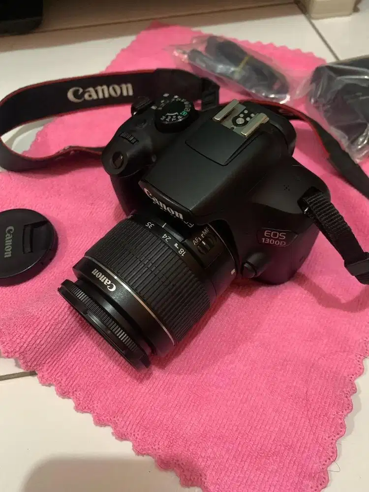 Camera DSLR Canon D1300