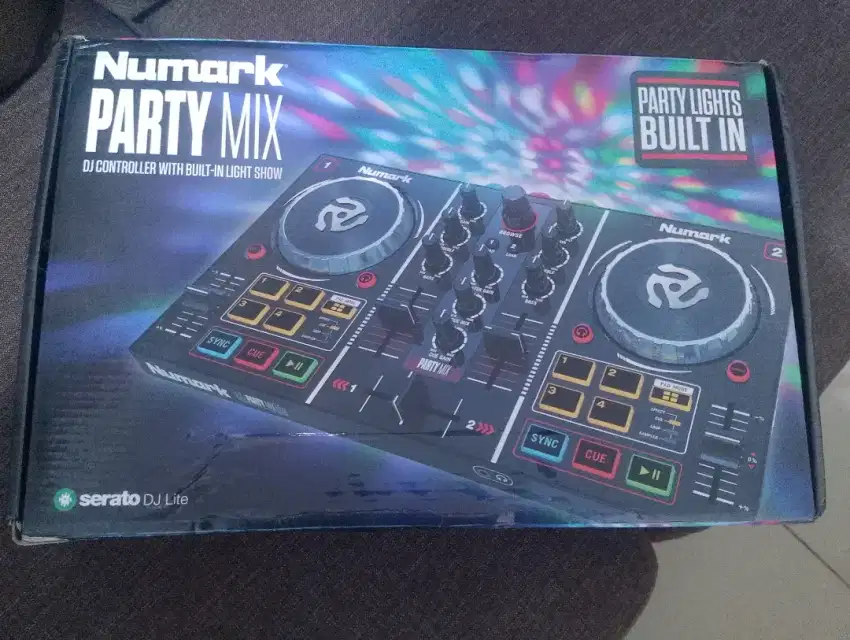 DJ controller Numark party mix II
