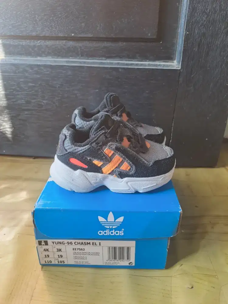 Sepatu anak adidas adidas yung 96