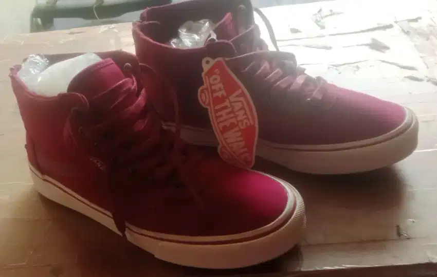 Rp 219rb, Vans Ladies High, Baru,Ori,Sz 35, Insole 22 cm,Made in China