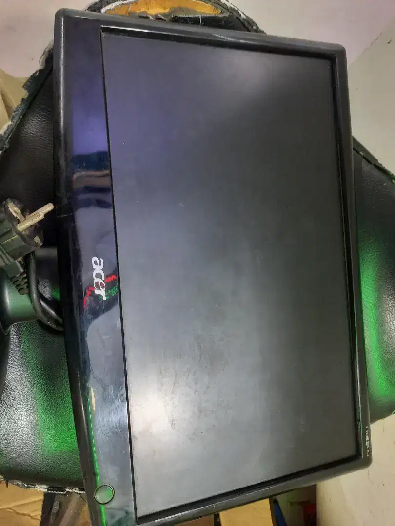 Monitor acer H163HQ kondisi layar blanck hitam.mesin nyala.