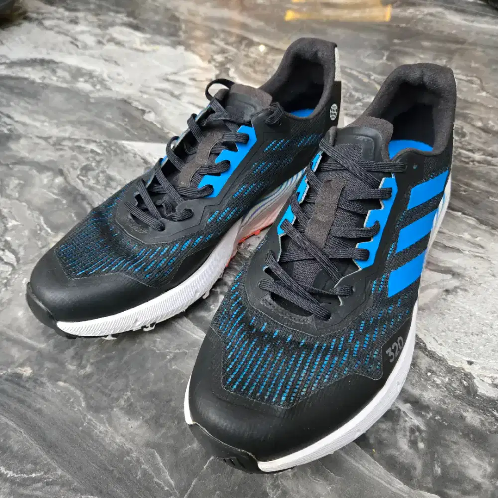Sepatu trail running adidas TERREX mulus baru 2x pakai