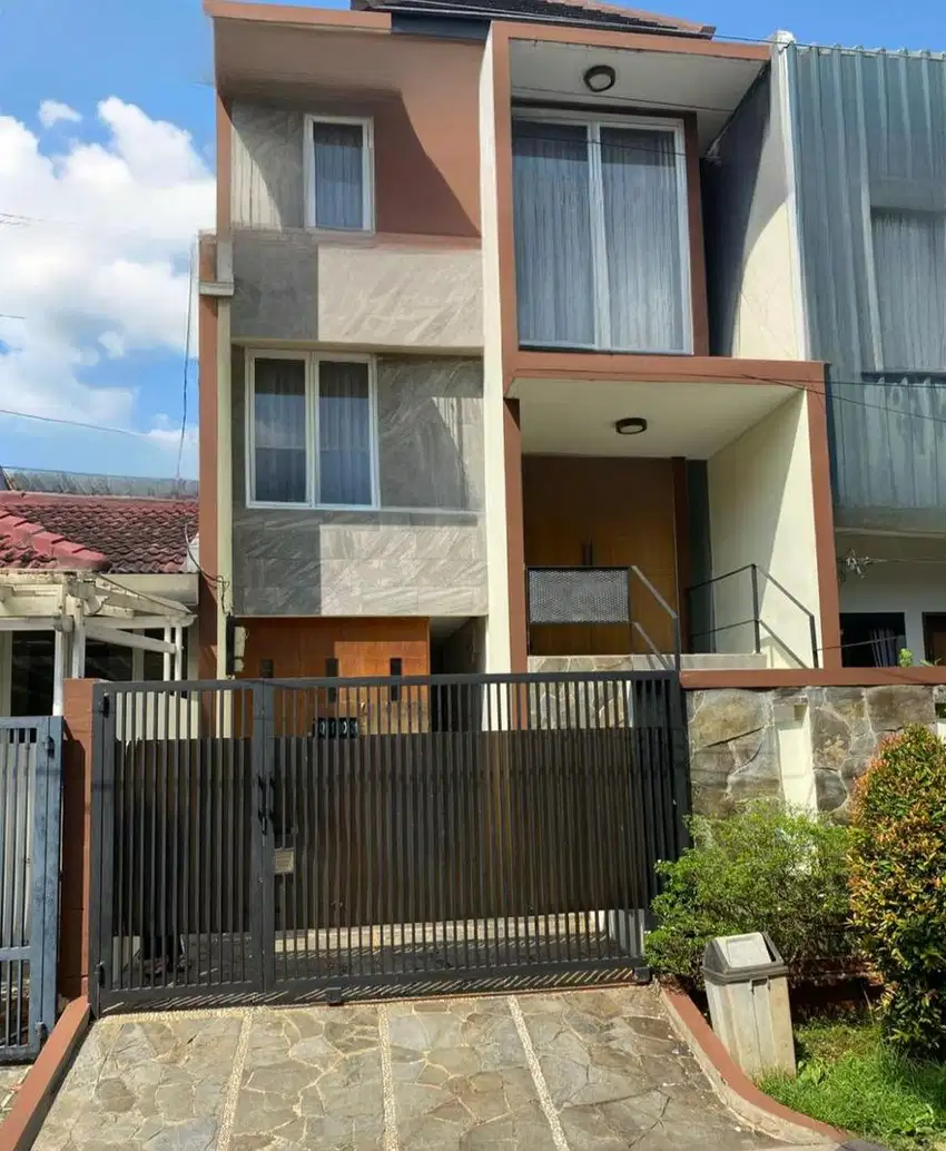 Dijual Rumah 3Lantai Di Pondok Indah Jakarta Selatan