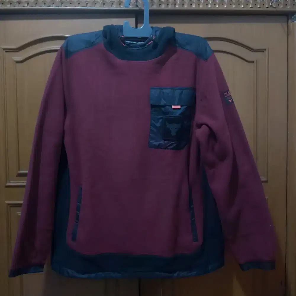 Terjual - Sweater Hoodie Under Armor
Original Indonesia
Kondisi 98%