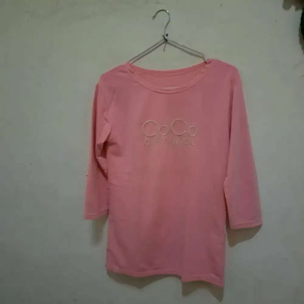 Kaos wanita warna pink
