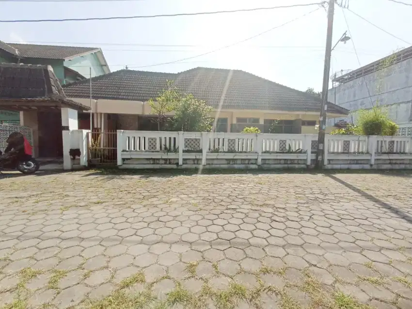 Rumah strategis & lokasi elit sebelah Bale Agung Jakal km 6.7