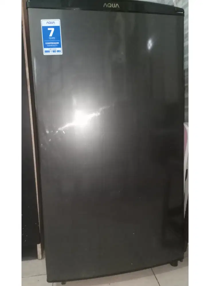 Dijual Freezer Bekas AQUA Upright Freezer AQF-S4 – Kondisi Bagus!
