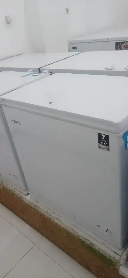 Promo freezer Box Aqua 200 L,AQF220MC Garansi kompresor 7 Th.