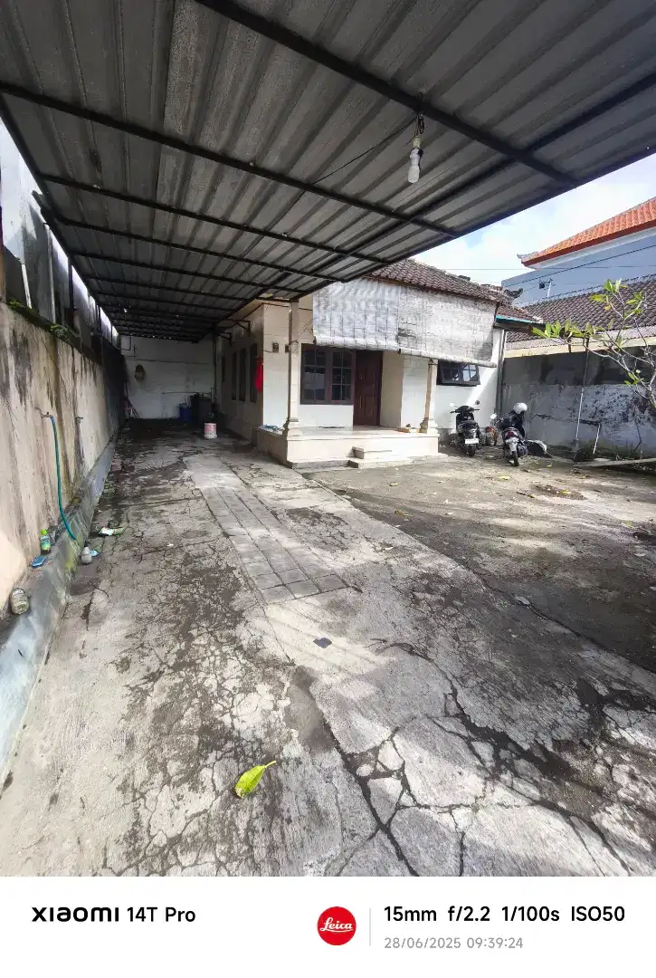 RUMAH 2 ARE MAHENDRADATA GARASI 4 MOBIL