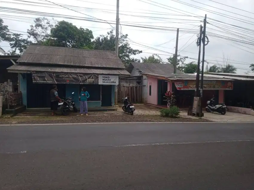 Di jual ruko/kios dan tanah.
