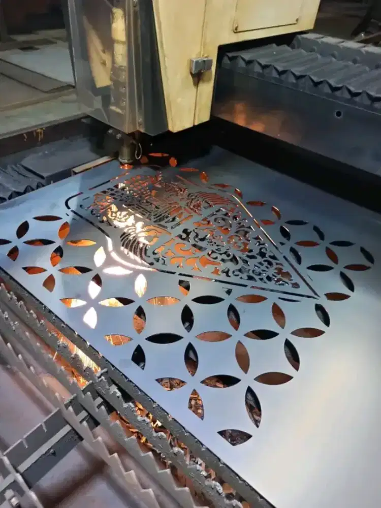 Pagar cutting elegan